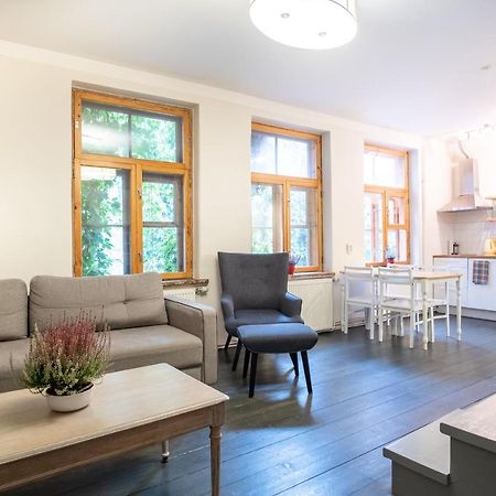 Dream Stay - Bright 2-Bedroom 2-Floor Old Town Apartment タリン エクステリア 写真