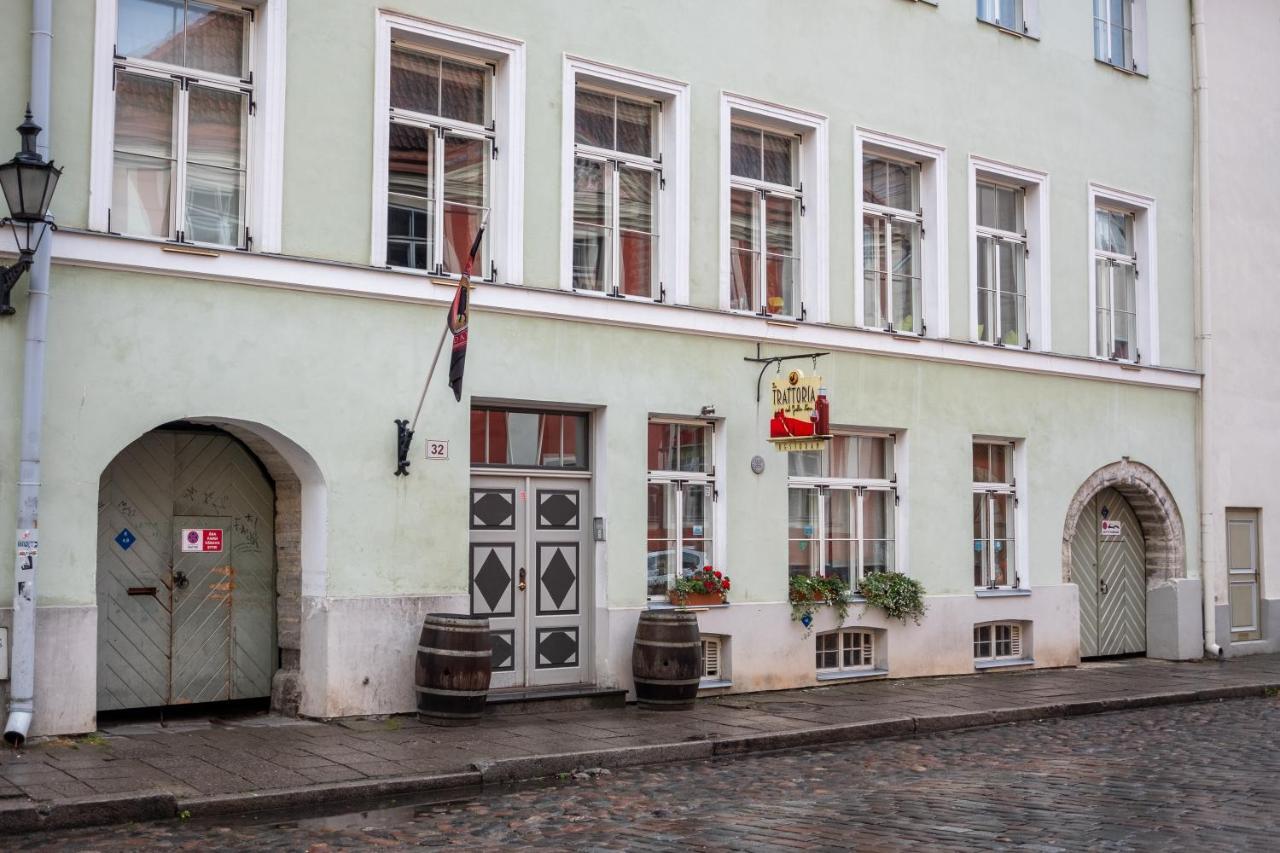 Dream Stay - Bright 2-Bedroom 2-Floor Old Town Apartment タリン エクステリア 写真