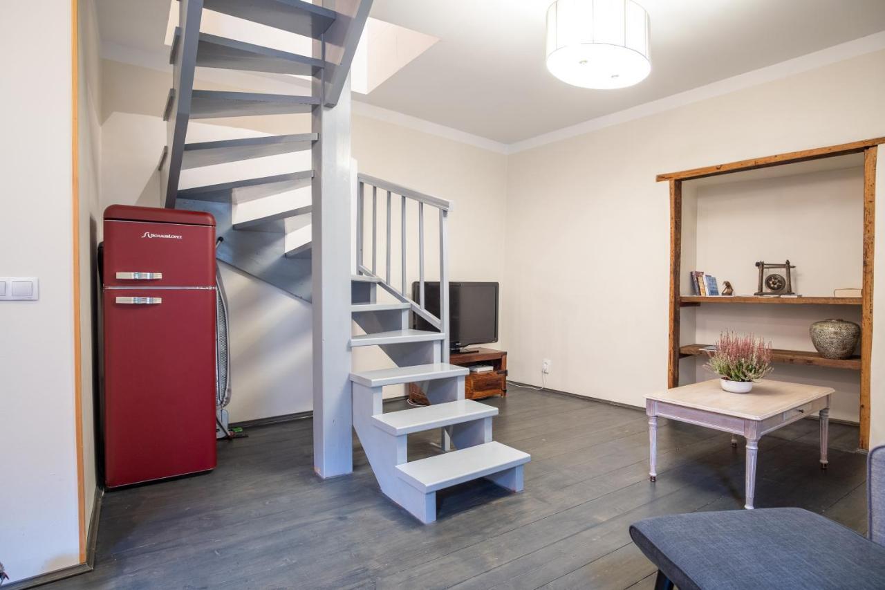 Dream Stay - Bright 2-Bedroom 2-Floor Old Town Apartment タリン エクステリア 写真