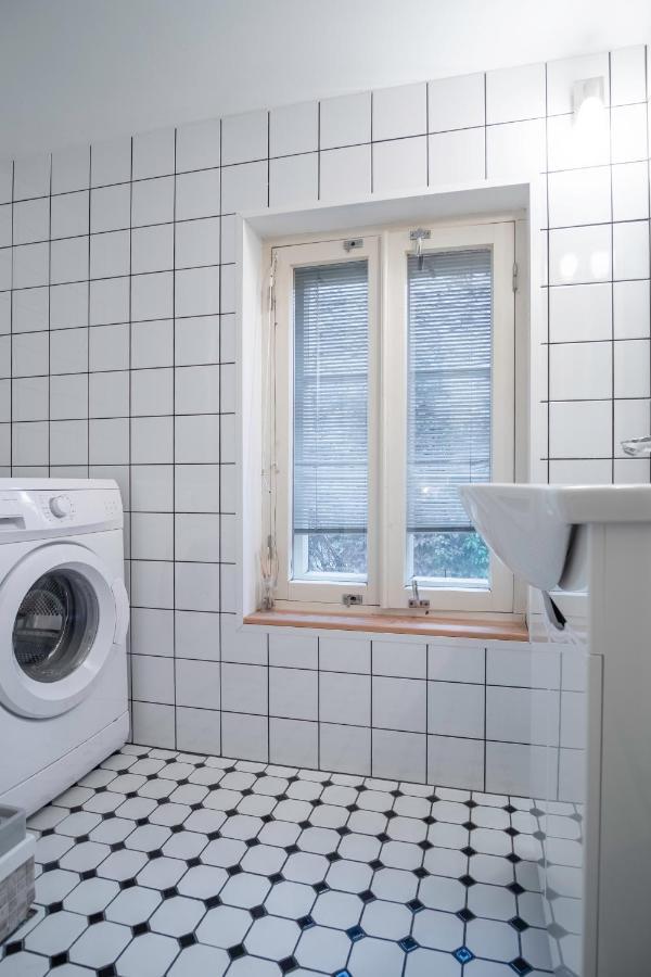 Dream Stay - Bright 2-Bedroom 2-Floor Old Town Apartment タリン エクステリア 写真