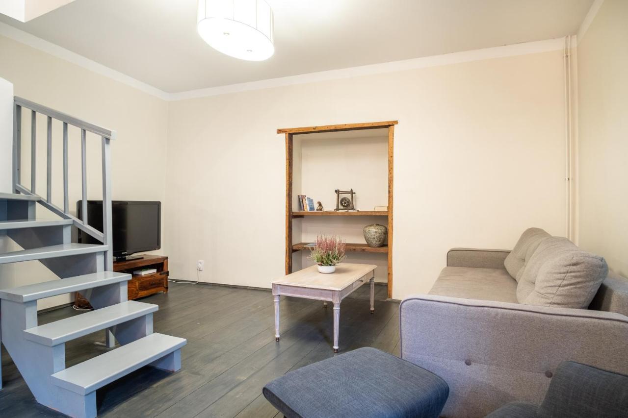 Dream Stay - Bright 2-Bedroom 2-Floor Old Town Apartment タリン エクステリア 写真