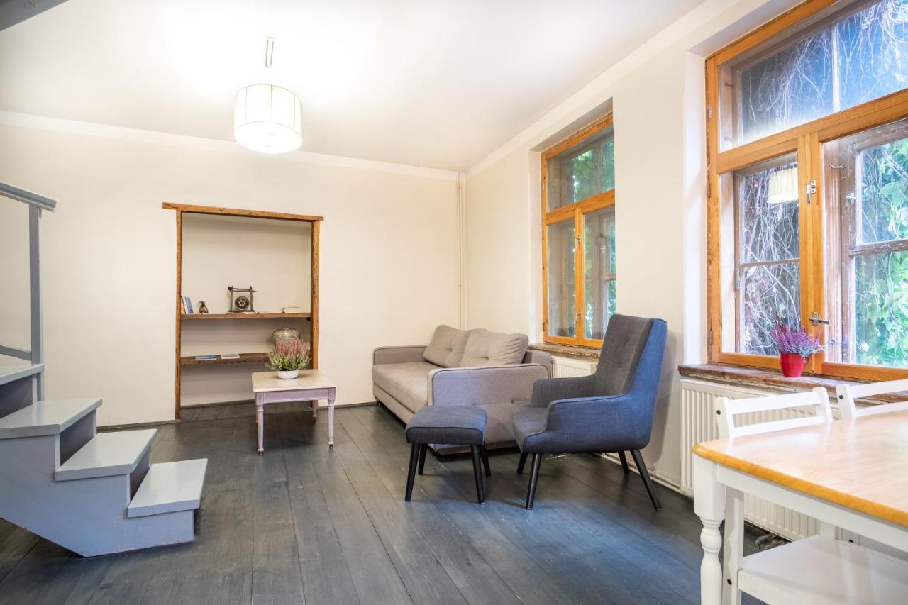Dream Stay - Bright 2-Bedroom 2-Floor Old Town Apartment タリン エクステリア 写真