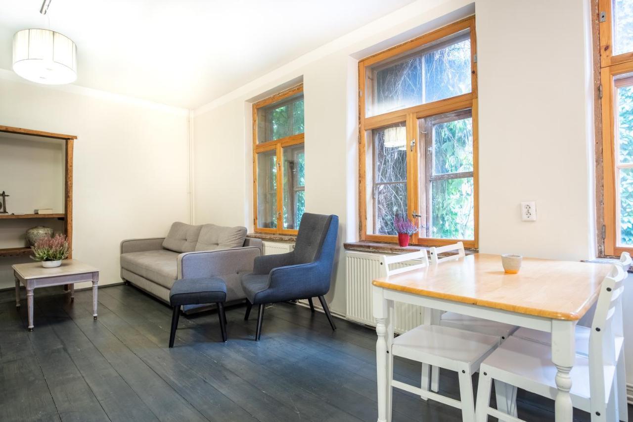 Dream Stay - Bright 2-Bedroom 2-Floor Old Town Apartment タリン エクステリア 写真