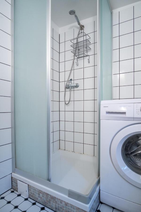 Dream Stay - Bright 2-Bedroom 2-Floor Old Town Apartment タリン エクステリア 写真