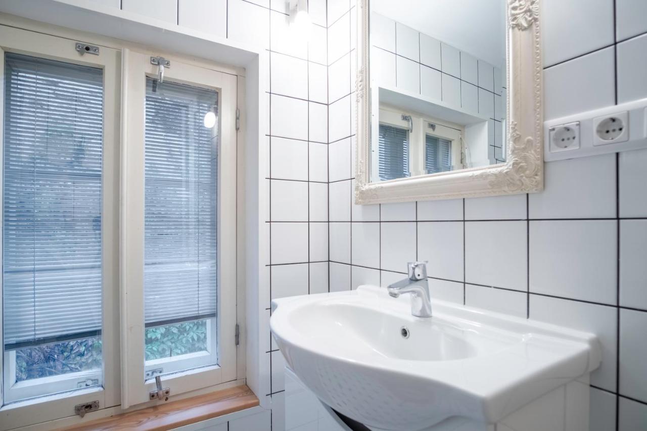 Dream Stay - Bright 2-Bedroom 2-Floor Old Town Apartment タリン エクステリア 写真